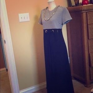 Petite maxi slimming dress